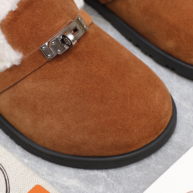 H**mes slippers